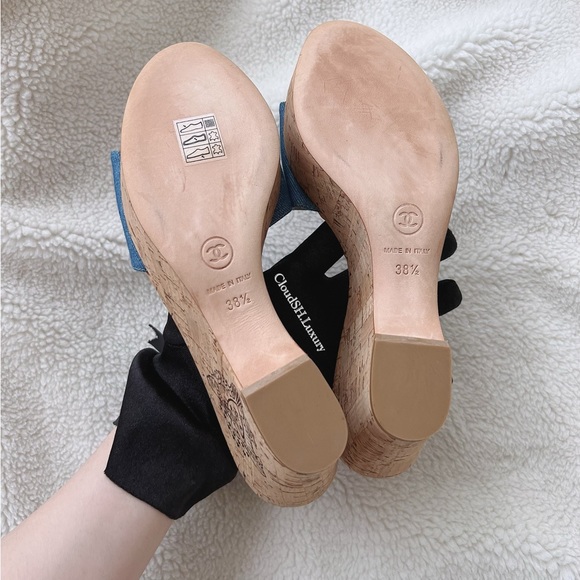 Auth Chanel Classic Red CC Logo Blue Denim Cork Wedge Sandals - Size 38.5 - Picture 6 of 9